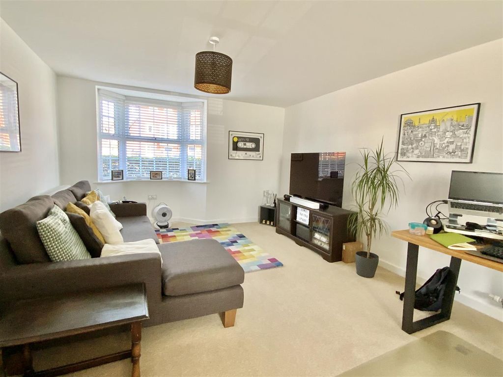 Property photo 3 of 8