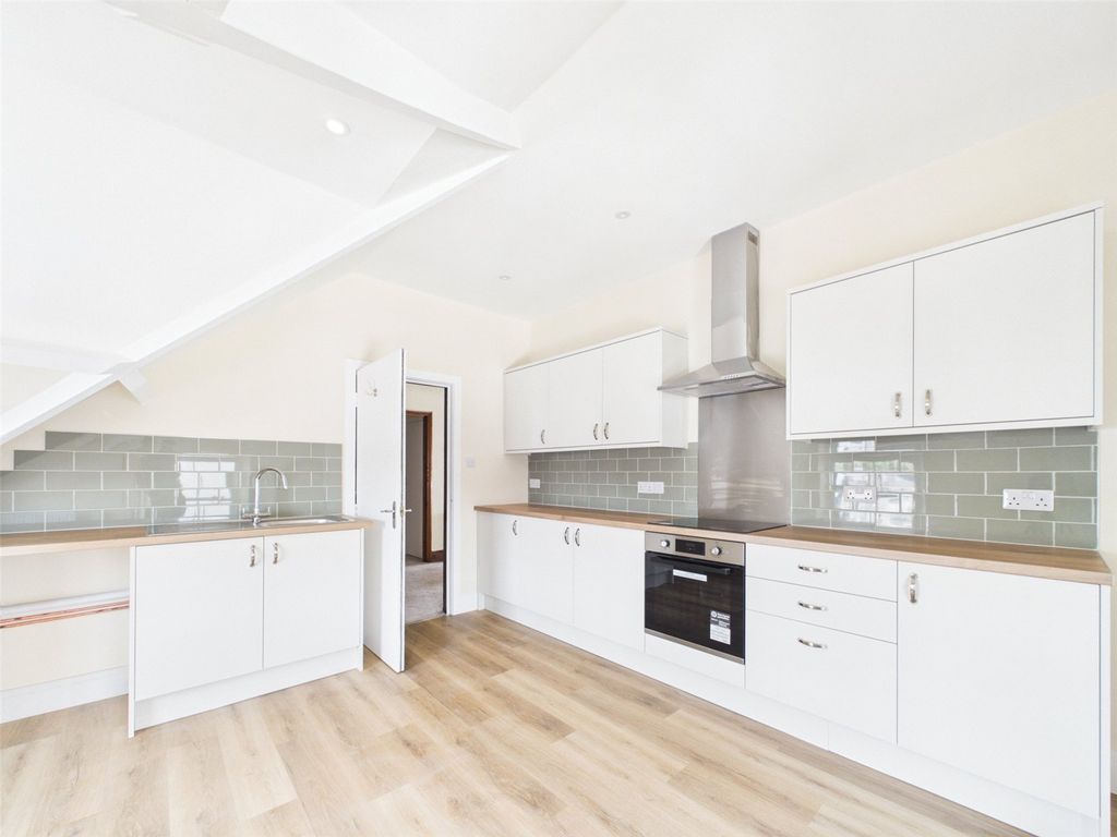 Property photo 2 of 6 Kitchen