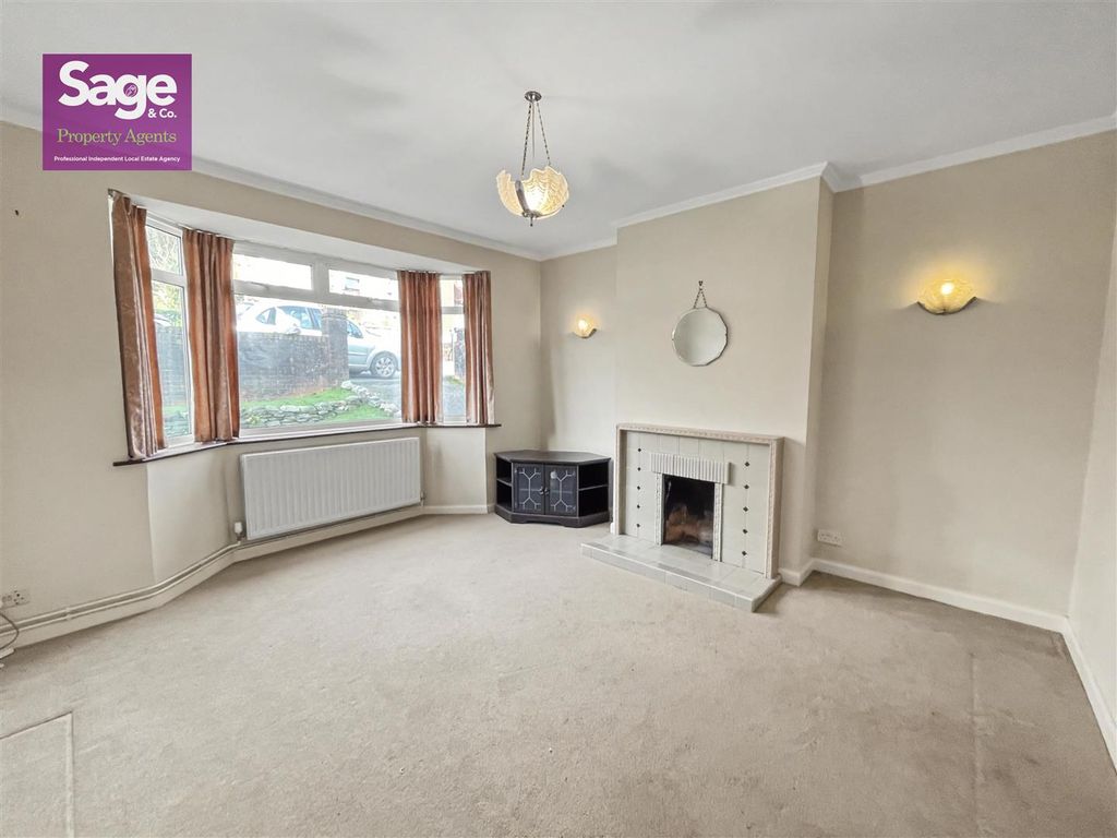 Property photo 2 of 31