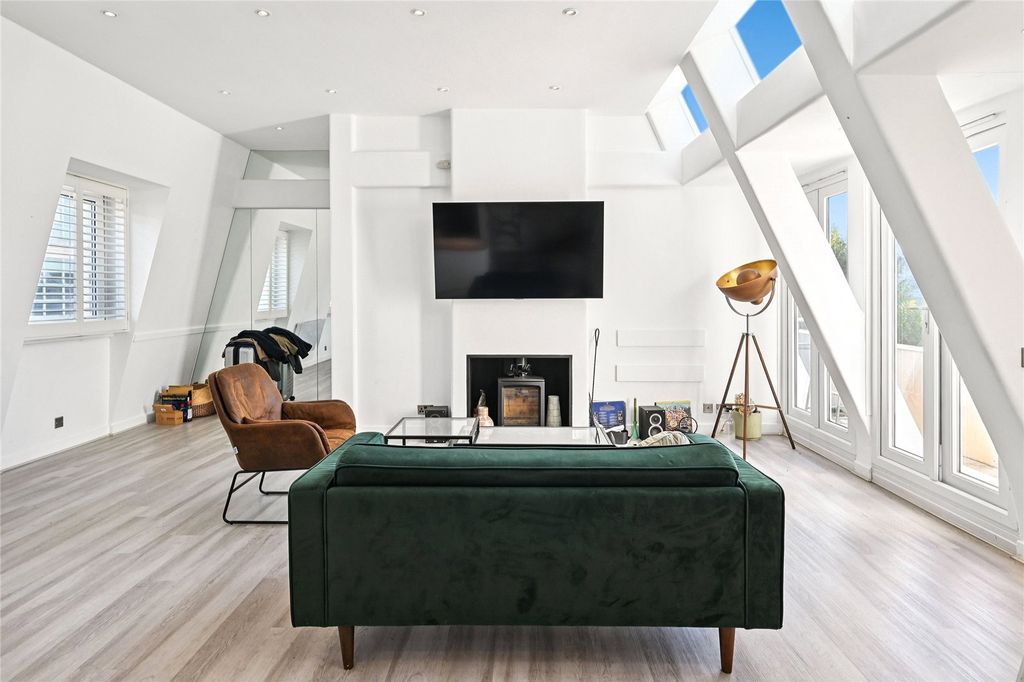 Property photo 3 of 23 Picture No. 26