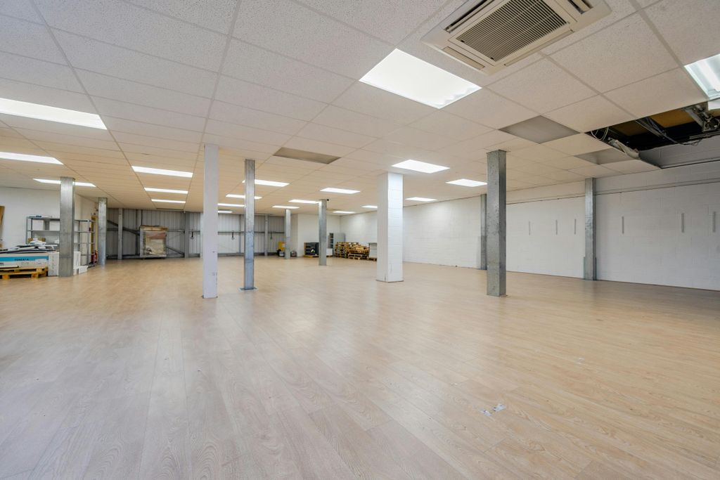 Property photo 2 of 7 1393201-3-6968c5E82A275.Jpg