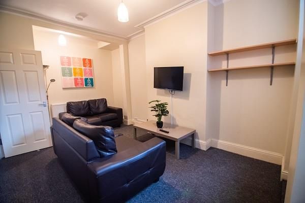 Property photo 1 of 20 11_Newington_Rd_Student_Properties_Livingroom.Jpg