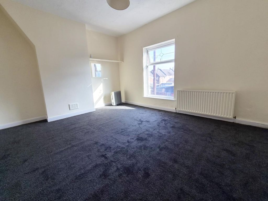 Property photo 3 of 5 Bedroom 1