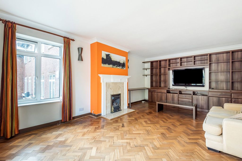 Property photo 2 of 10