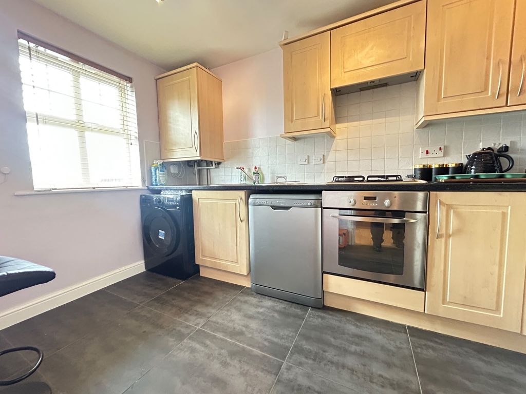 Property photo 3 of 11 99Daf2Ad-c0B0-40Ca-A66d-A309365Caf96
