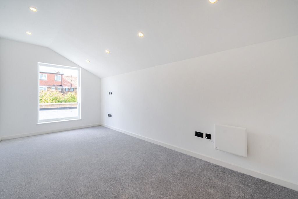 Property photo 2 of 10 Picture No. 09