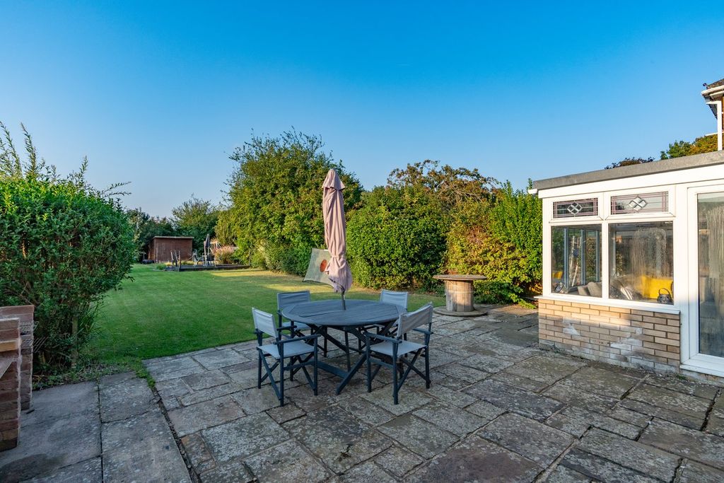 Property photo 2 of 21