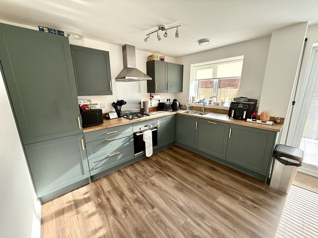 Property photo 3 of 12 Img_0592