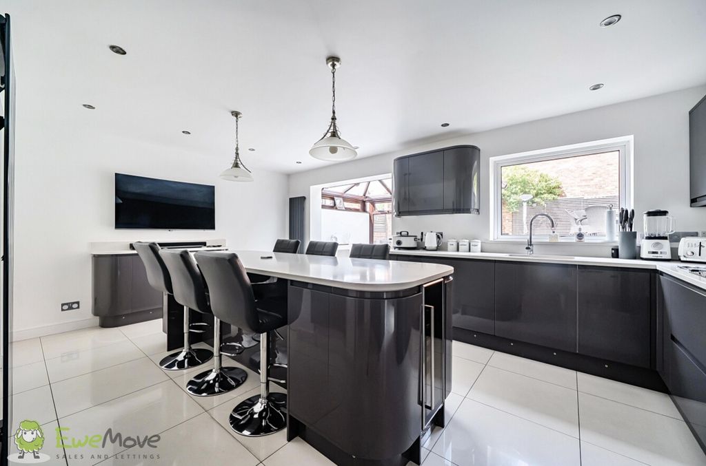 Property photo 3 of 26 Kitchen Dining Room