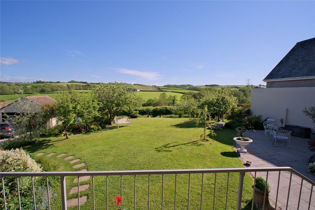 Property photo 2 of 34 Picture No. 44