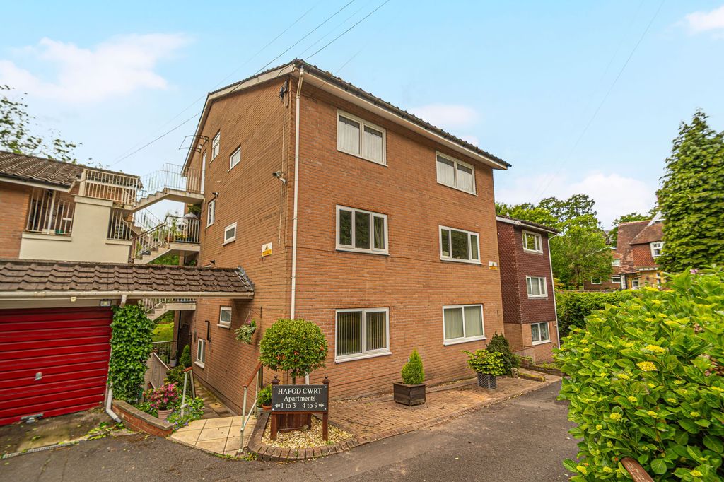 Property photo 1 of 31