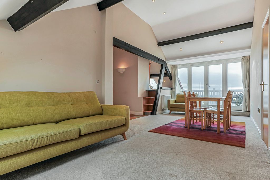 Property photo 3 of 23 333A0208