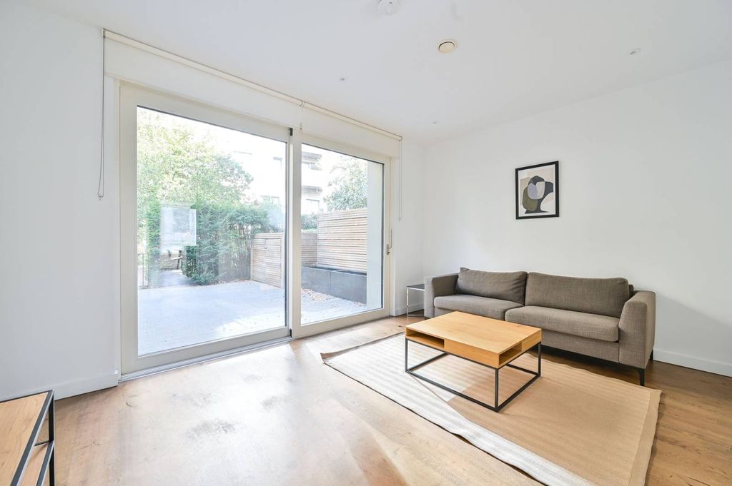 Property photo 3 of 21