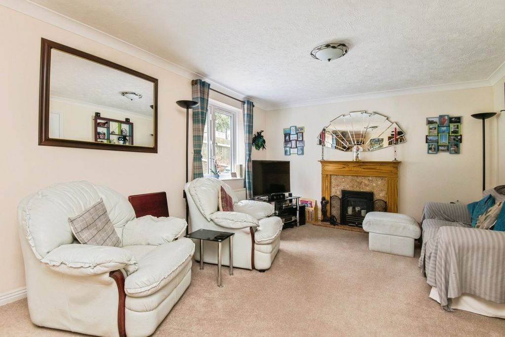 Property photo 2 of 19