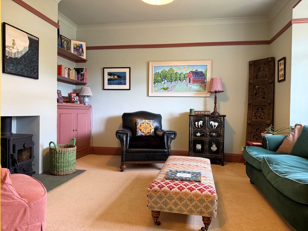 Property photo 2 of 18