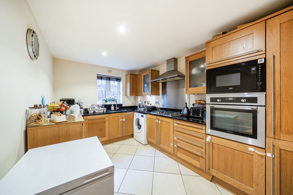 Property photo 2 of 22 1430816-10-69Cbe4...