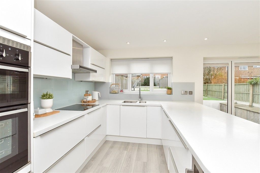 Property photo 3 of 14 Kitchen/Dining Area
