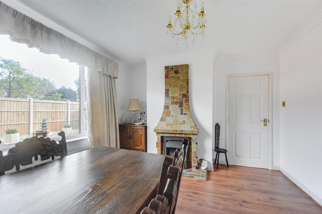 Property photo 3 of 27 Dining Room