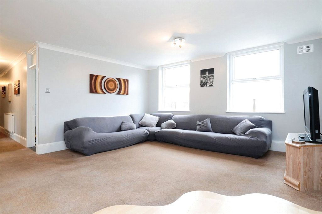 Property photo 2 of 15 Picture No. 03