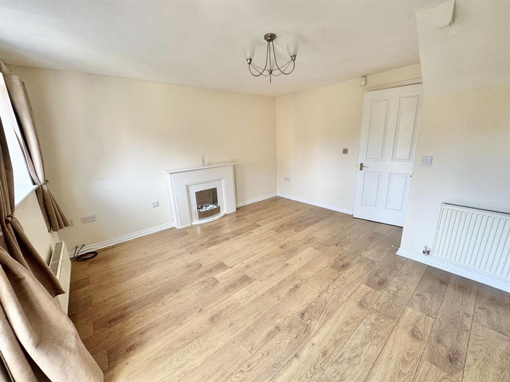 Property photo 2 of 17 Dd63B397-5807-4Fef-A072-06A57E38c92F.Jpeg