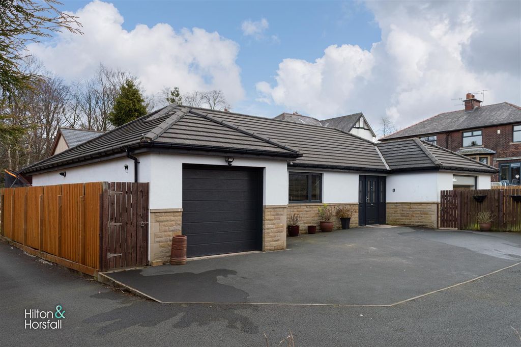 Property photo 1 of 16 Arkwright Street