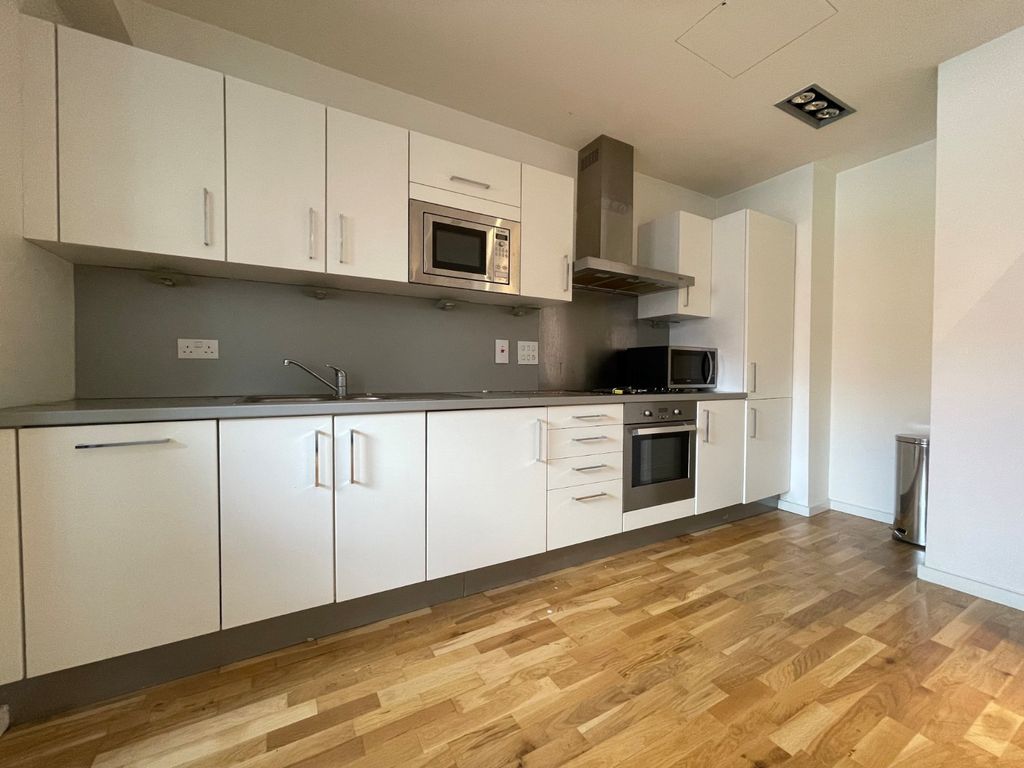 Property photo 2 of 8 Kitchen