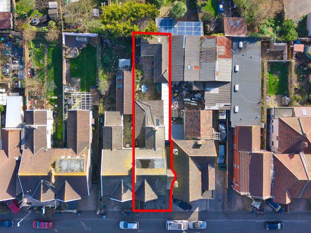 Property photo 2 of 30