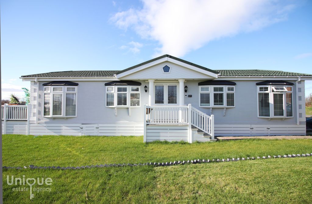 Property photo 1 of 28