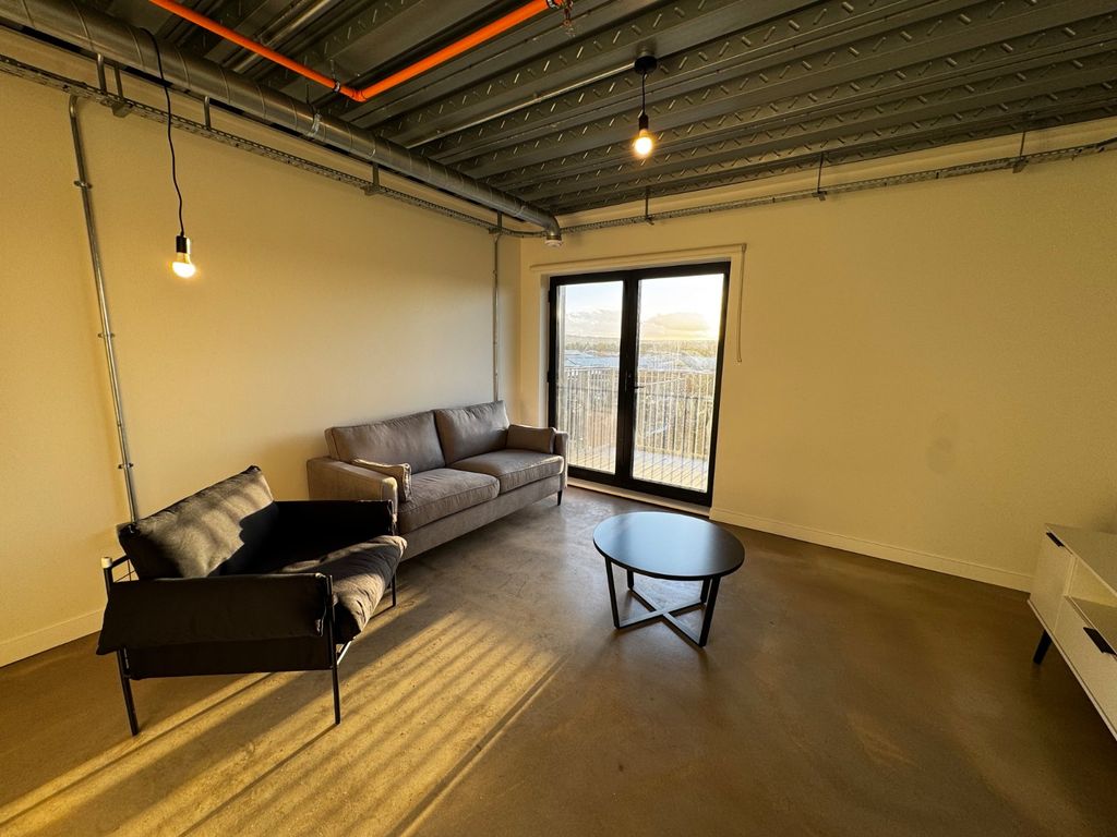 Property photo 2 of 9 Picture No. 16