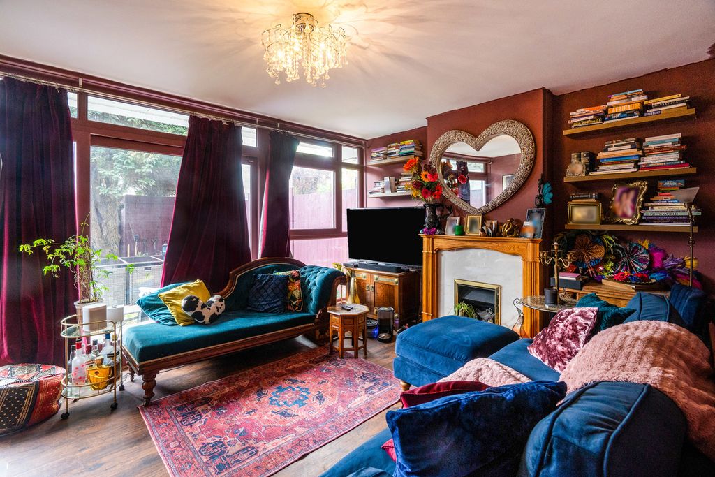 Property photo 1 of 14 Pbox-Img.Jpg