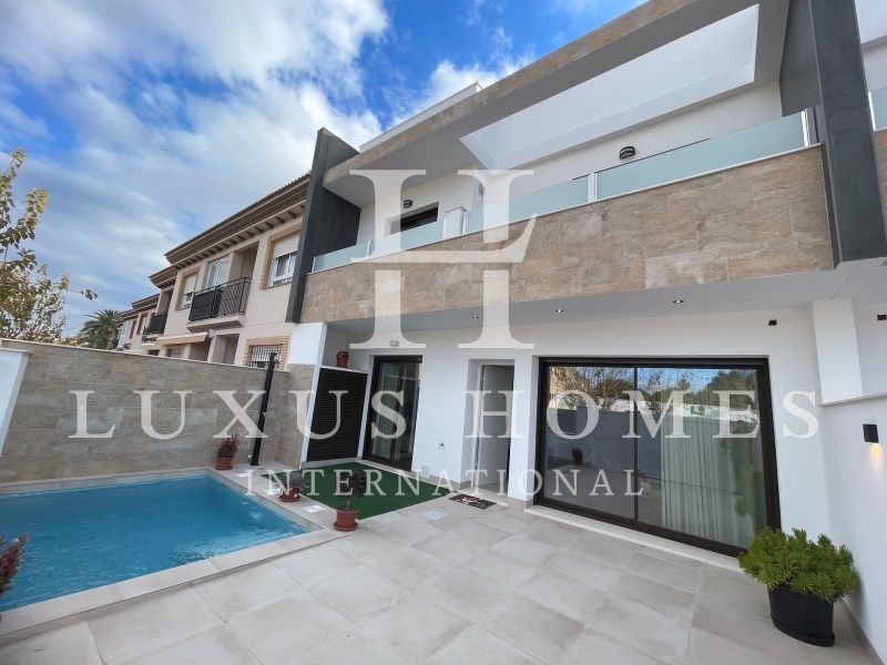 Property photo 1 of 35