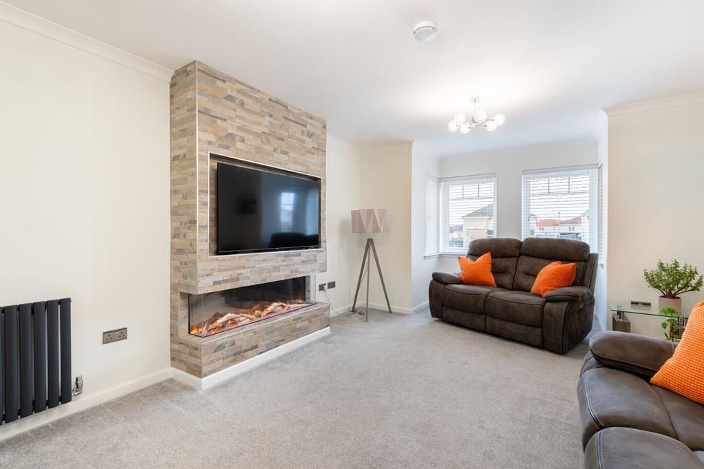 Property photo 3 of 36 Lev1423Pem Lounge.Jpg