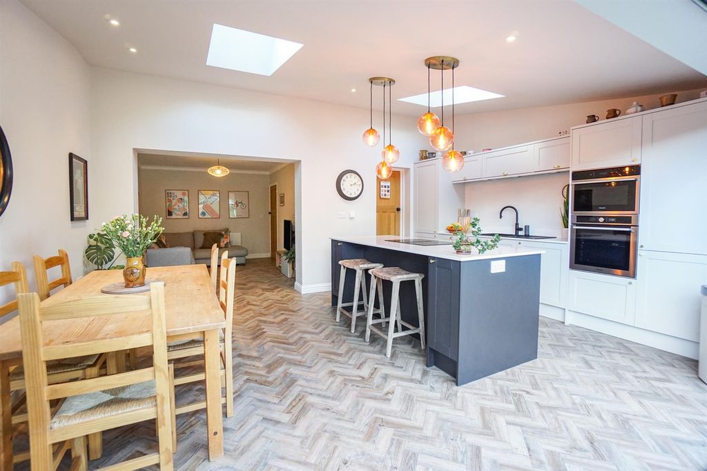 Property photo 2 of 48 Kitchen Diner