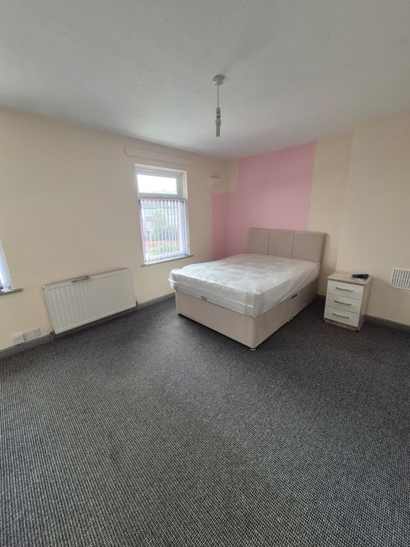 Property photo 1 of 3