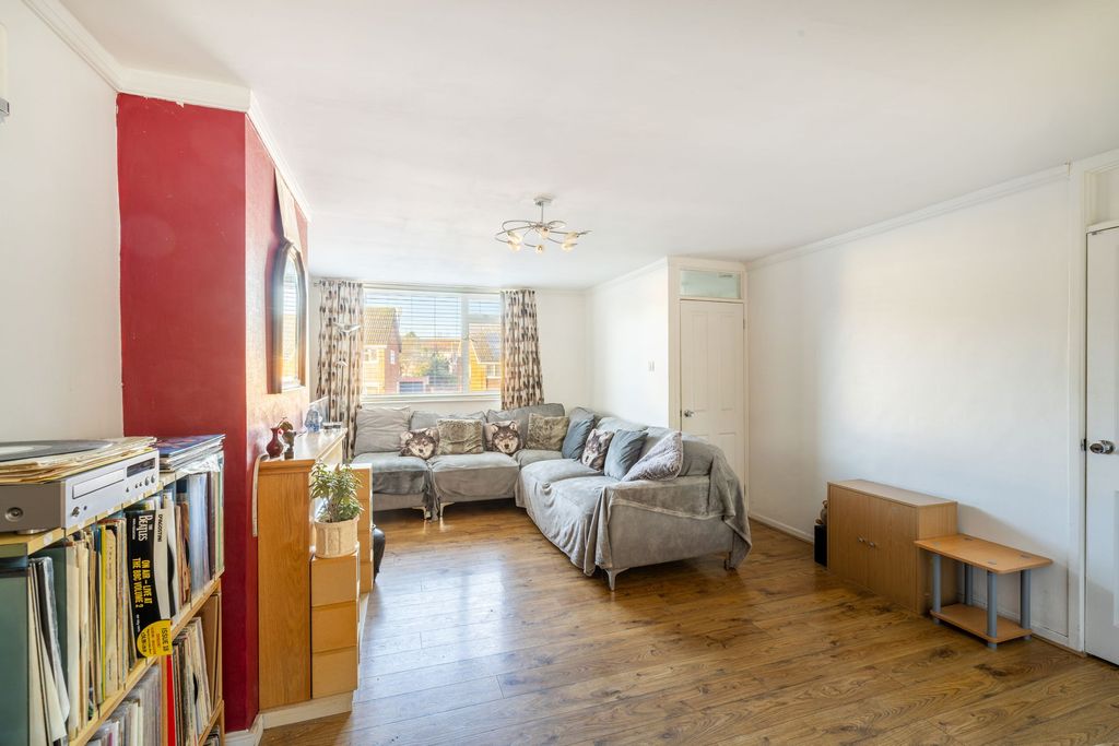 Property photo 2 of 12