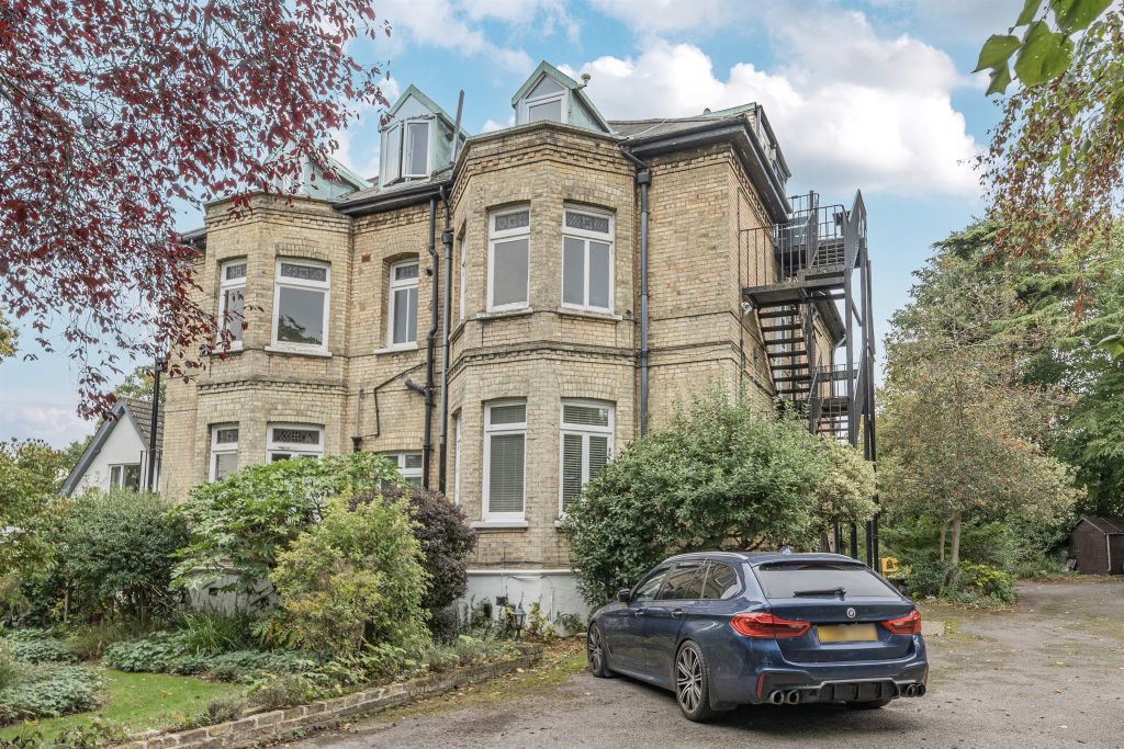 Property photo 1 of 12