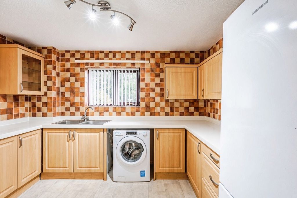 Property photo 2 of 13