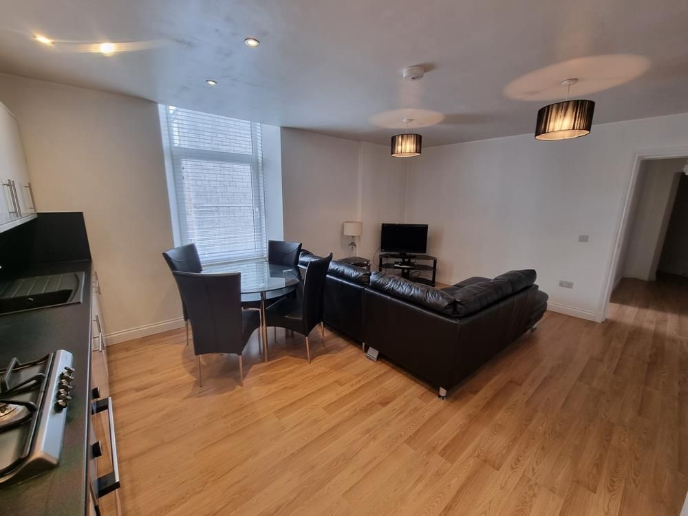 Property photo 2 of 6 Lounge/Kitchen