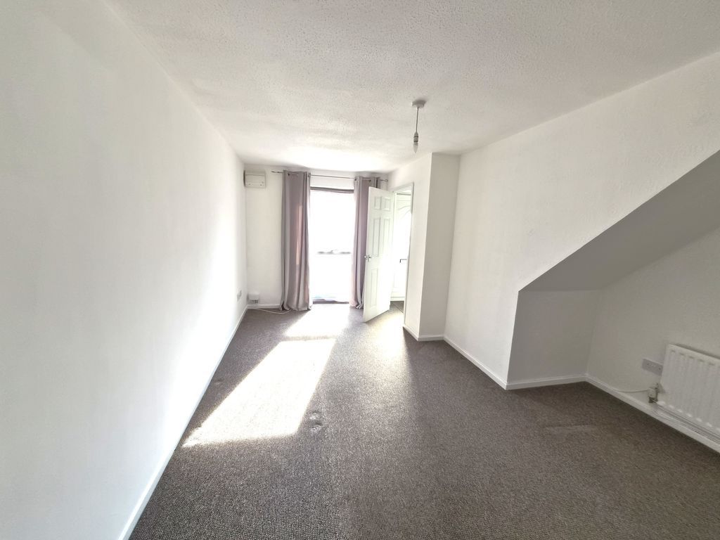 Property photo 3 of 8 Photo 3