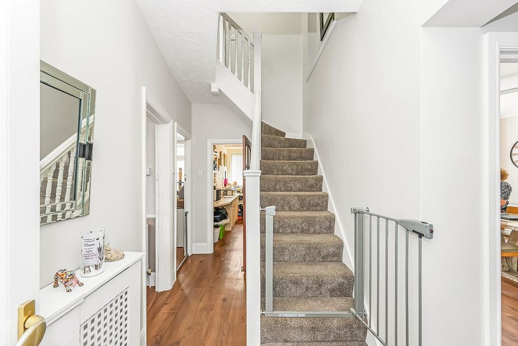 Property photo 2 of 22