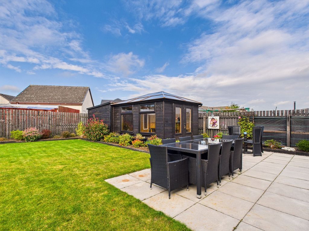 Property photo 3 of 32