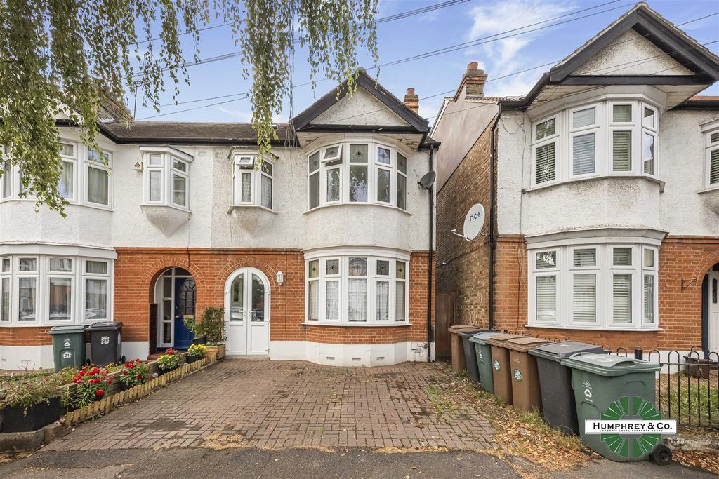 Property photo 1 of 23 23 Wadham Avenue -023.Jpg