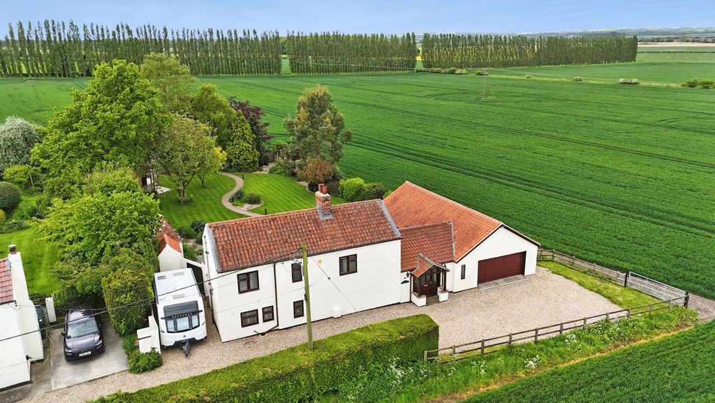 Property photo 1 of 36 4881140
