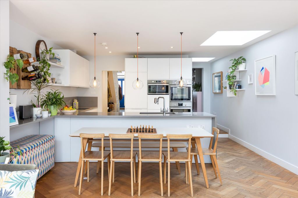 Property photo 3 of 14 Image