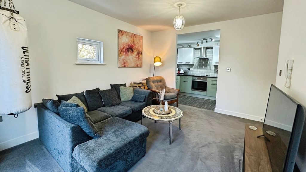 Property photo 3 of 10 Pbox-Img.Jpg