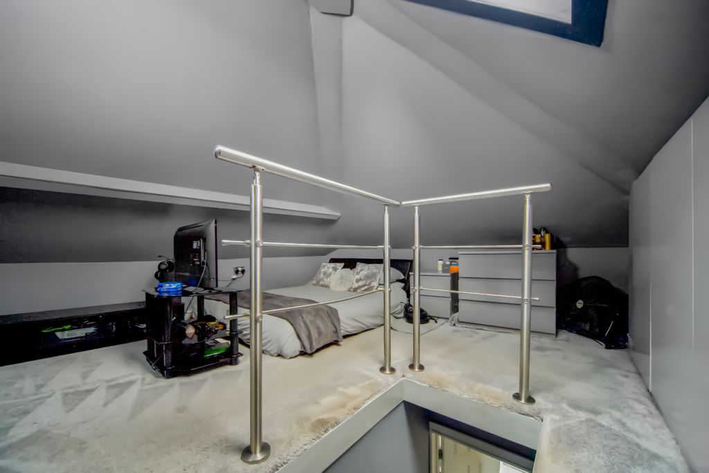 Property photo 2 of 30