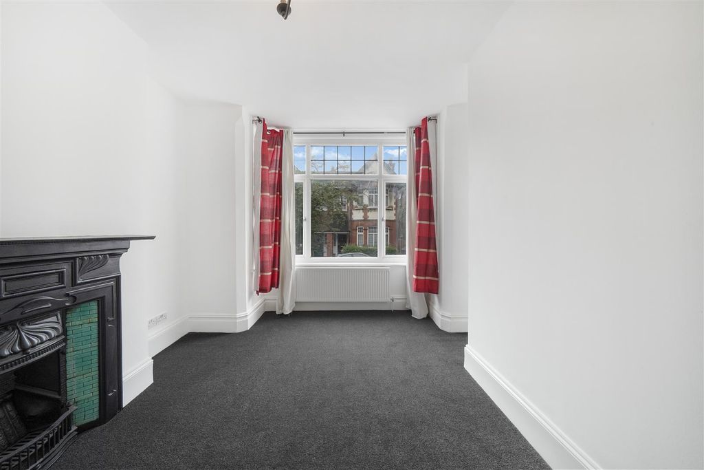 Property photo 3 of 18 Reception Room