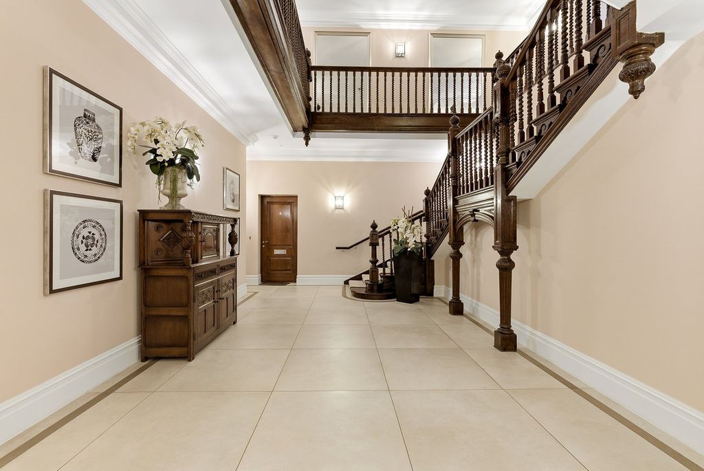 Additional image 19 of 3 bed flat for saleQueen Elizabeth Crescent, Beaconsfield, Buckinghamshire HP9
