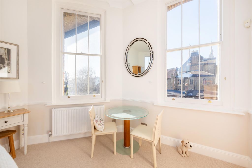 Property photo 3 of 18 Image