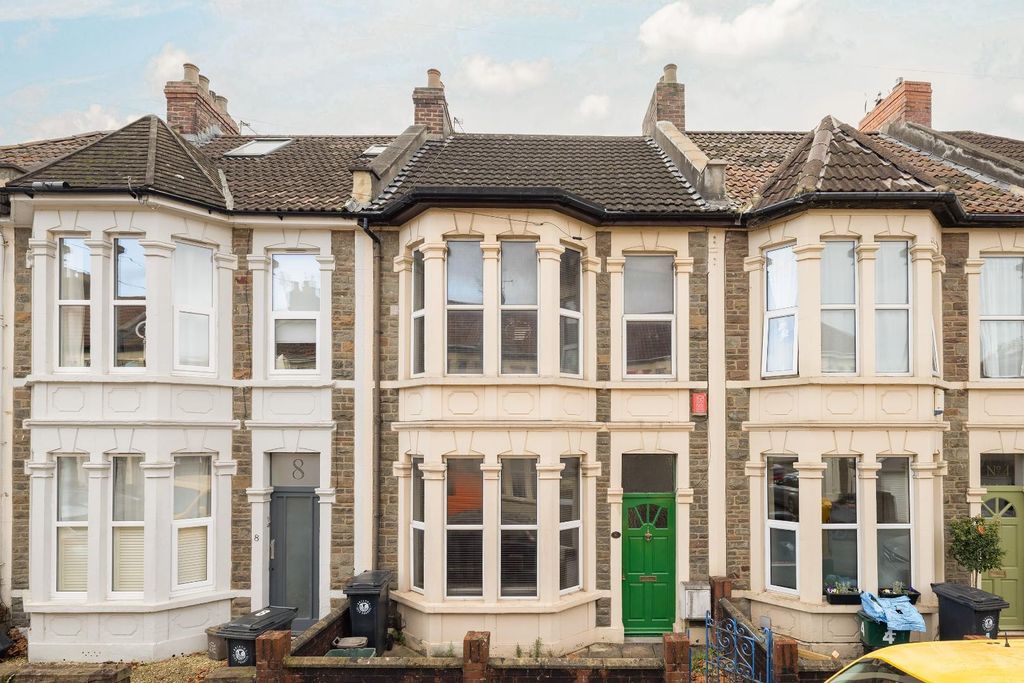 Property photo 2 of 24 Char8621.Jpg